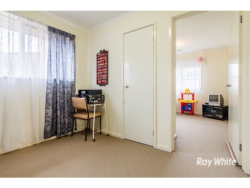 7 Joseph Banks Crescent, Cranbourne VIC 3977
