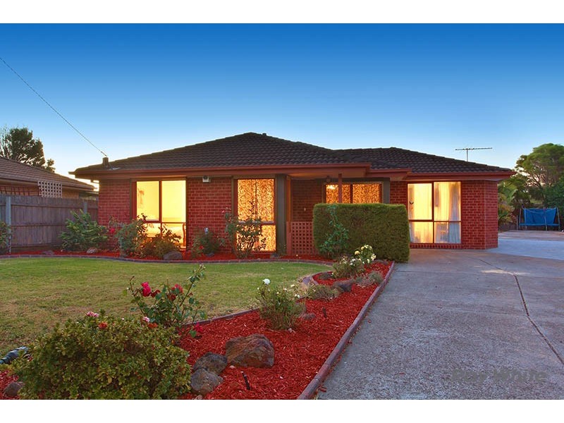25 Joyce Street, Cranbourne West VIC 3977