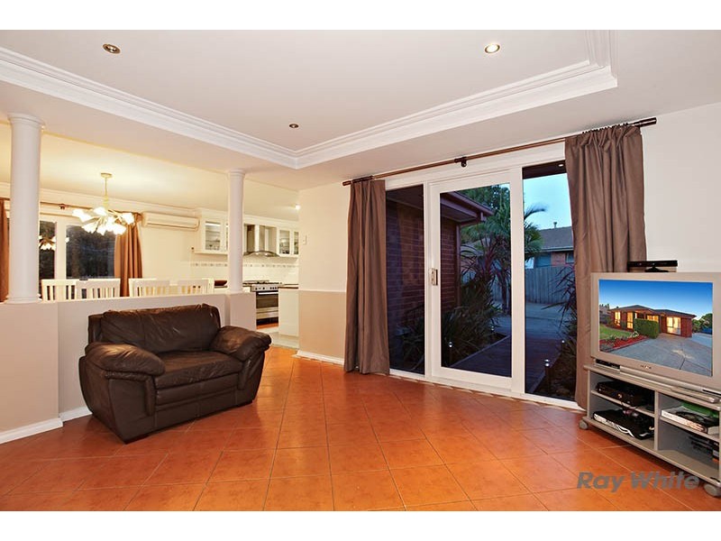25 Joyce Street, Cranbourne West VIC 3977