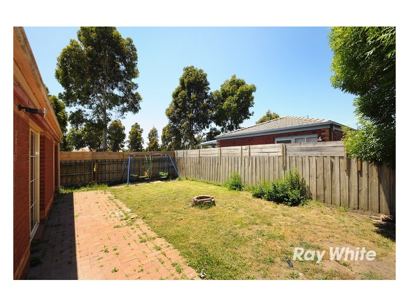 6 Kent Mews, Cranbourne North VIC 3977