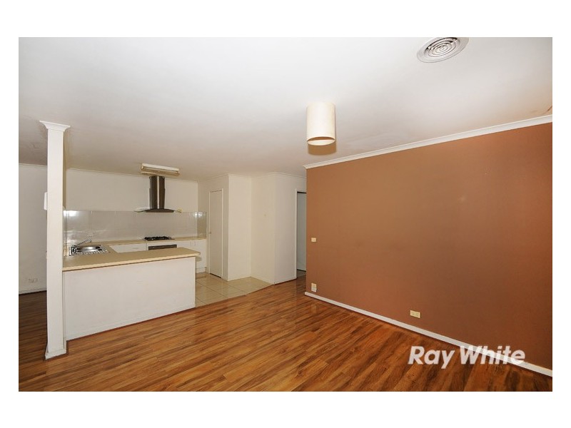 6 Kent Mews, Cranbourne North VIC 3977