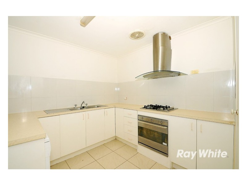 6 Kent Mews, Cranbourne North VIC 3977