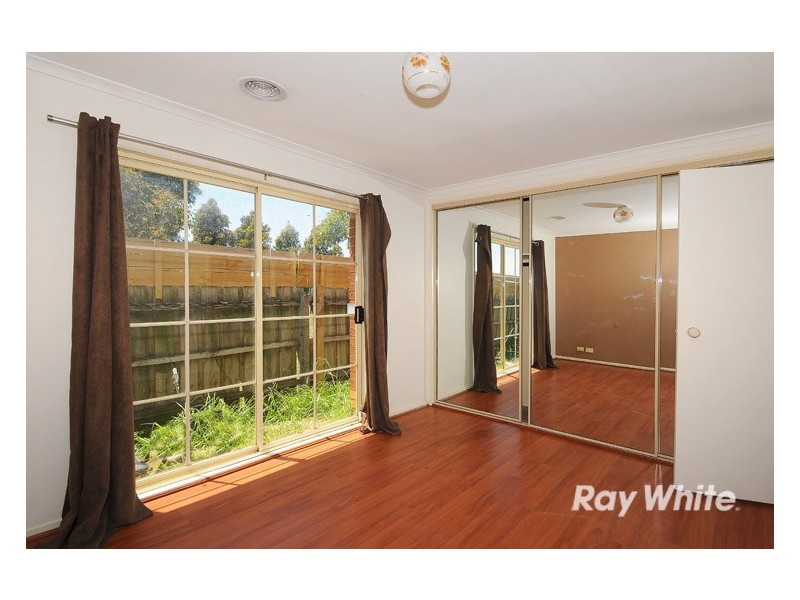 6 Kent Mews, Cranbourne North VIC 3977