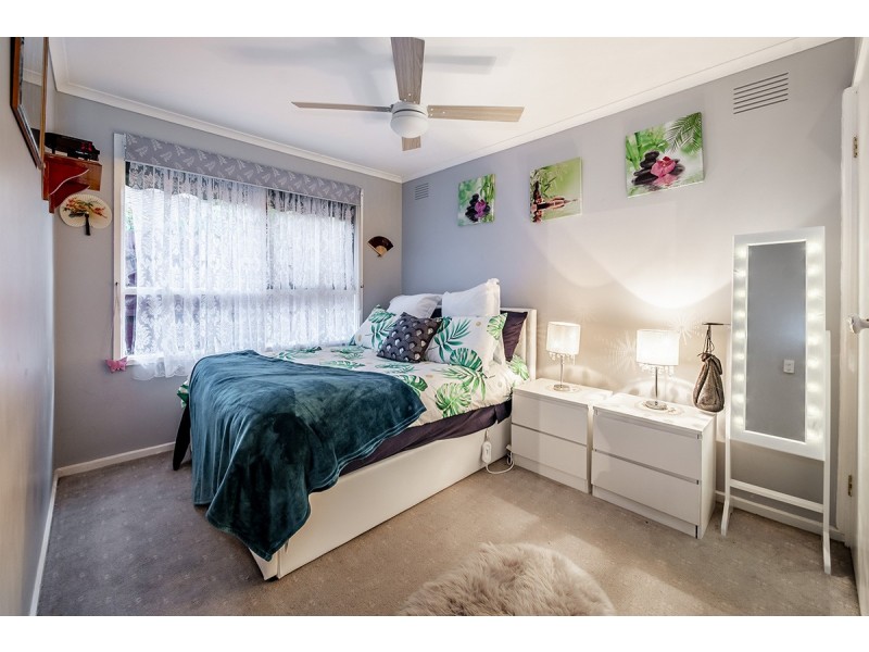 40 Lamont Crescent, Cranbourne VIC 3977