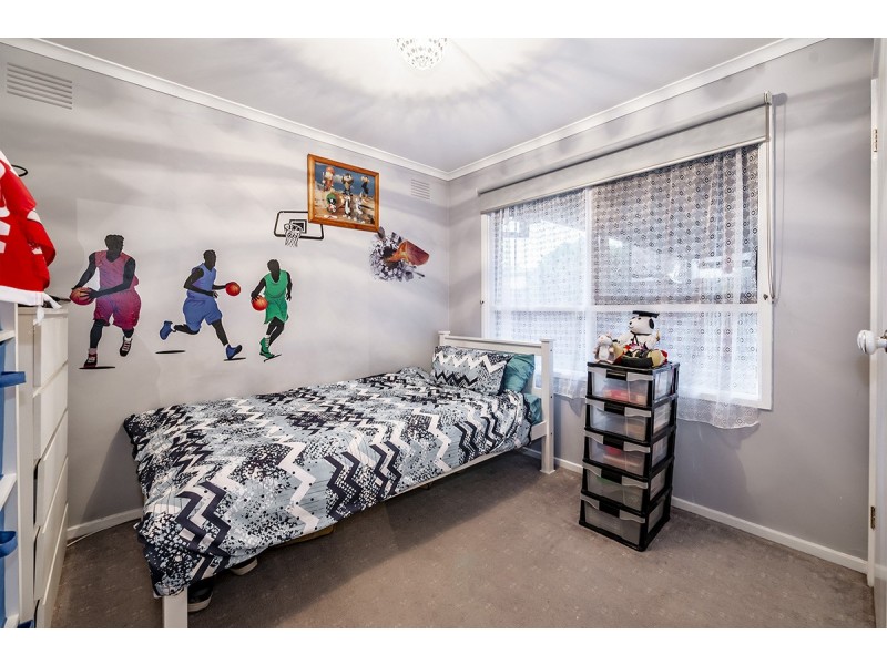 40 Lamont Crescent, Cranbourne VIC 3977