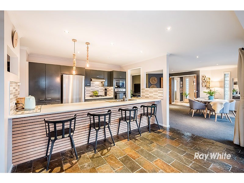 91 Lesdon Avenue, Cranbourne VIC 3977