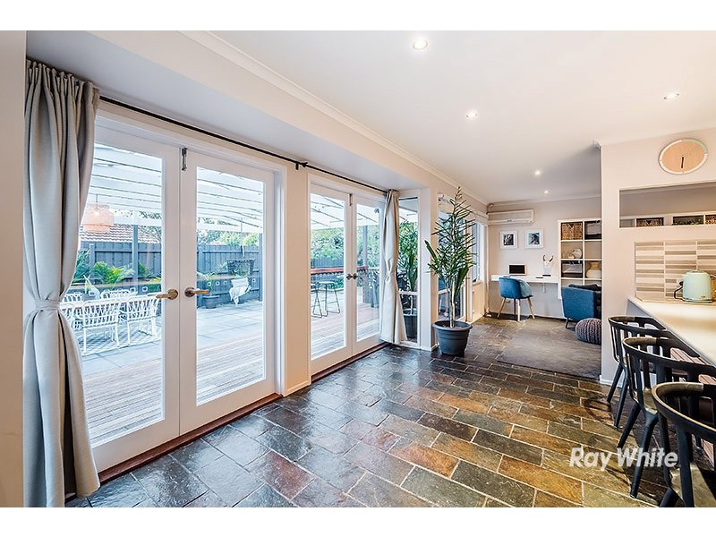 91 Lesdon Avenue, Cranbourne VIC 3977