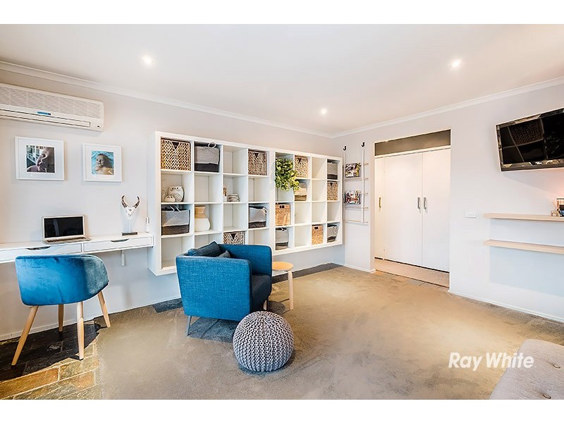 91 Lesdon Avenue, Cranbourne VIC 3977