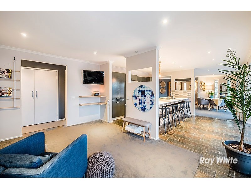 91 Lesdon Avenue, Cranbourne VIC 3977