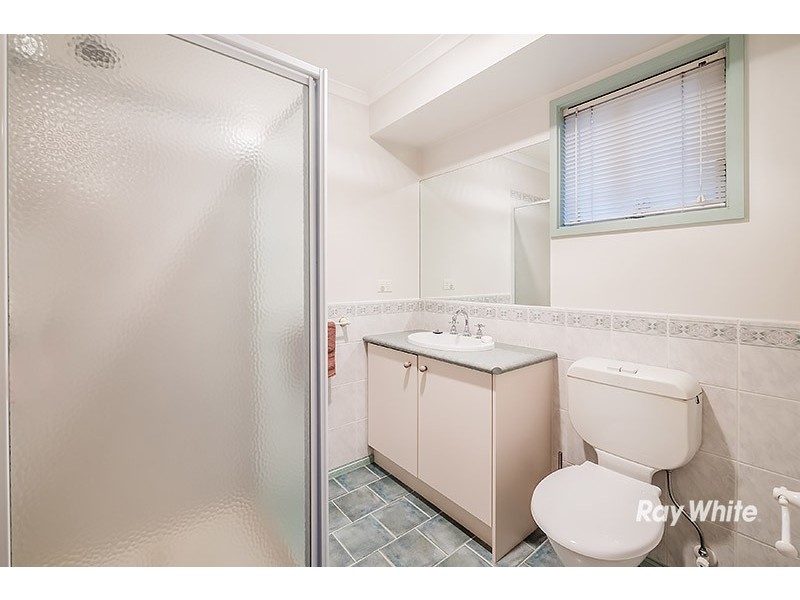 6 Lindenow Court, Cranbourne North VIC 3977