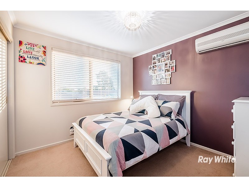 6 Lindenow Court, Cranbourne North VIC 3977