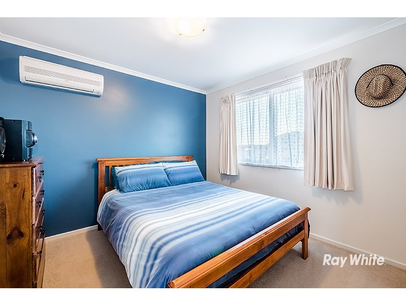 6 Lindenow Court, Cranbourne North VIC 3977