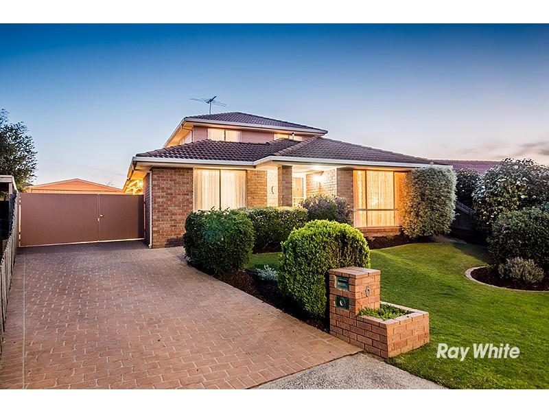 6 Lindenow Court, Cranbourne North VIC 3977
