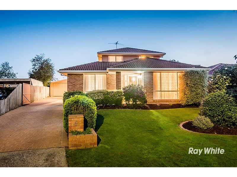 6 Lindenow Court, Cranbourne North VIC 3977