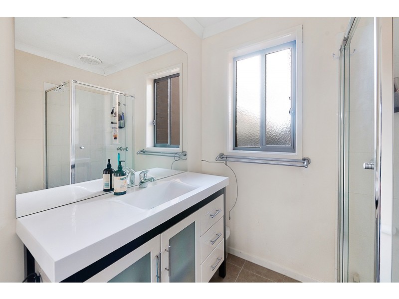 11 Maddock Drive, Cranbourne East VIC 3977