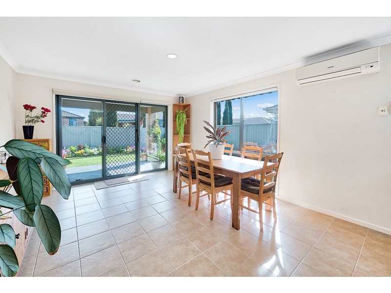 11 Maddock Drive, Cranbourne East VIC 3977