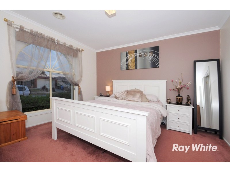 30 Miralie Way, Cranbourne West VIC 3977