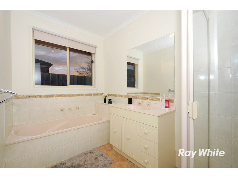 30 Miralie Way, Cranbourne West VIC 3977