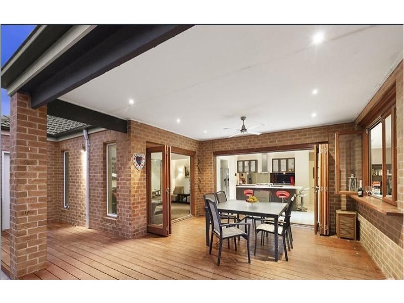 4 Misty Close, Berwick VIC 3806