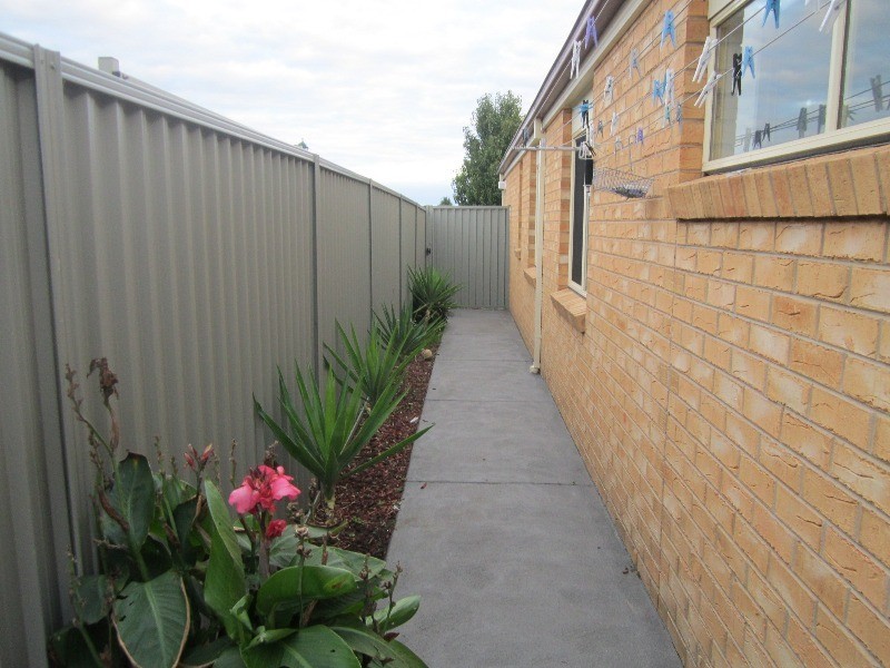 30 Mossman Drive, Cranbourne East VIC 3977