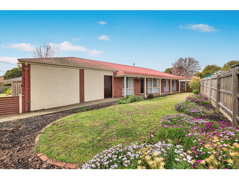 58 Navarre Drive, Cranbourne West VIC 3977