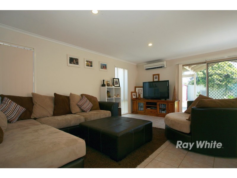 7 Oak Post Place, Cranbourne East VIC 3977