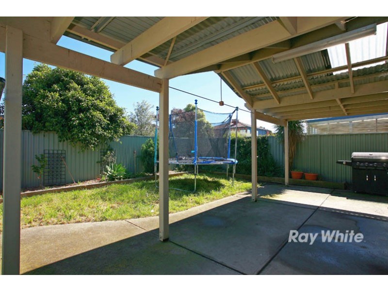 7 Oak Post Place, Cranbourne East VIC 3977