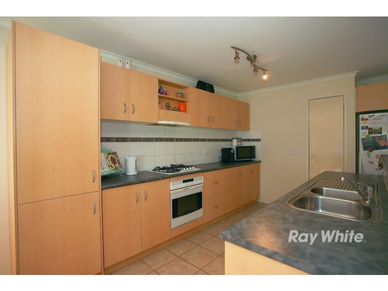 7 Oak Post Place, Cranbourne East VIC 3977