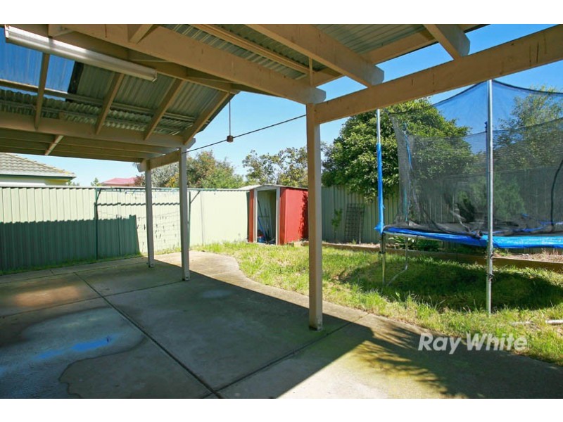 7 Oak Post Place, Cranbourne East VIC 3977