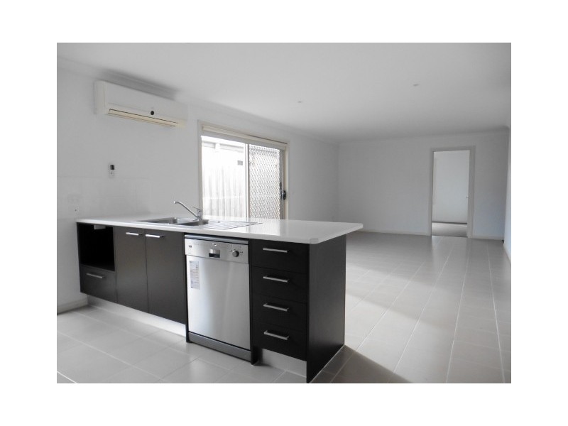 19 Pepperbush Circuit, Cranbourne VIC 3977