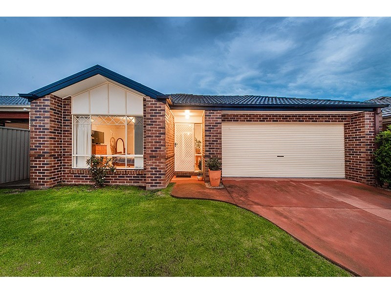 7 Reynard Place, Cranbourne East VIC 3977