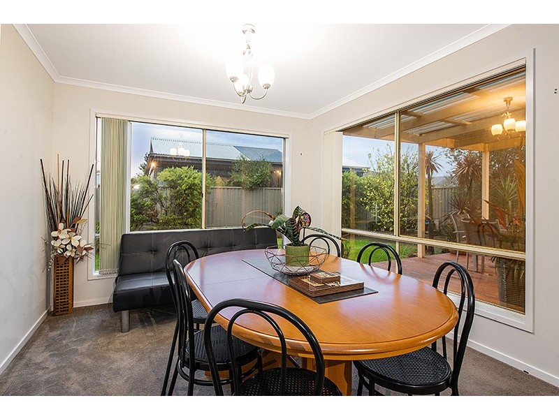 7 Reynard Place, Cranbourne East VIC 3977
