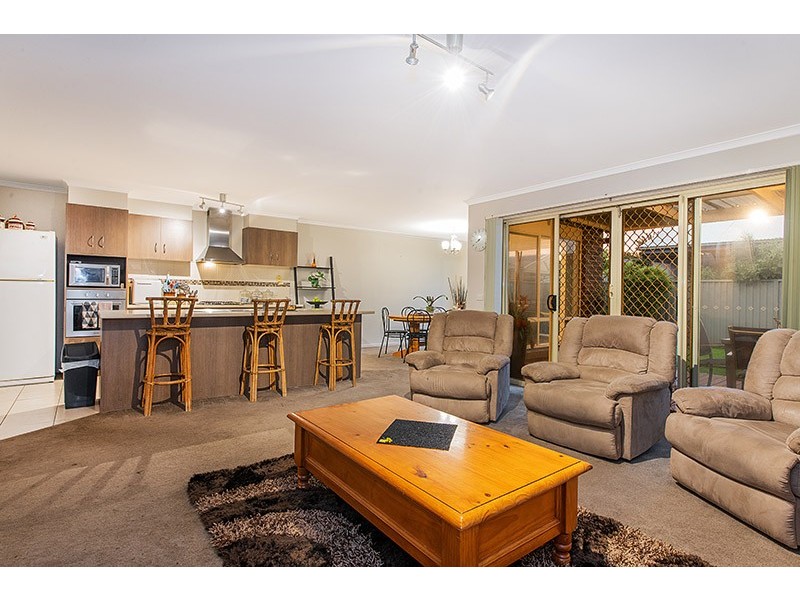 7 Reynard Place, Cranbourne East VIC 3977