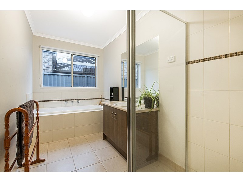 7 Reynard Place, Cranbourne East VIC 3977
