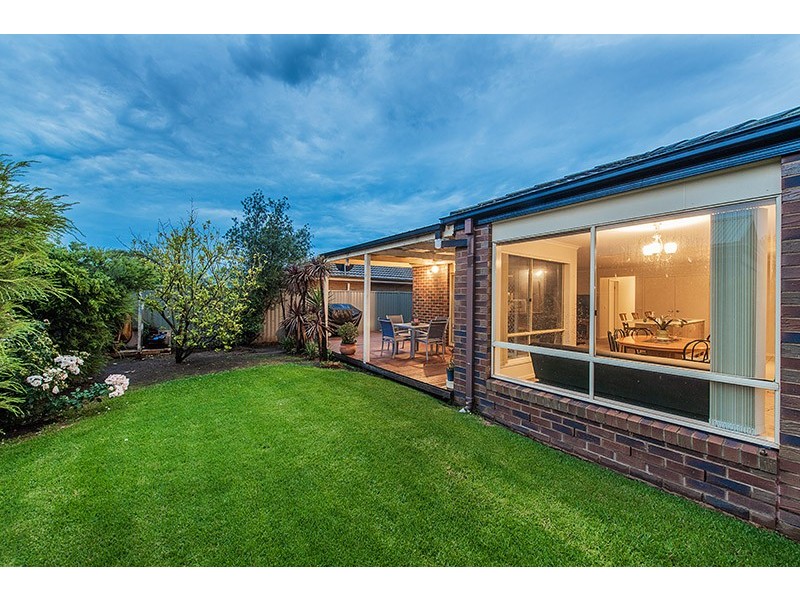 7 Reynard Place, Cranbourne East VIC 3977
