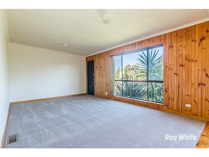5 Roberts Road, Cranbourne VIC 3977