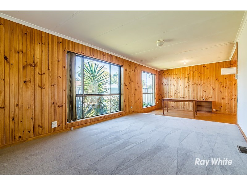 5 Roberts Road, Cranbourne VIC 3977