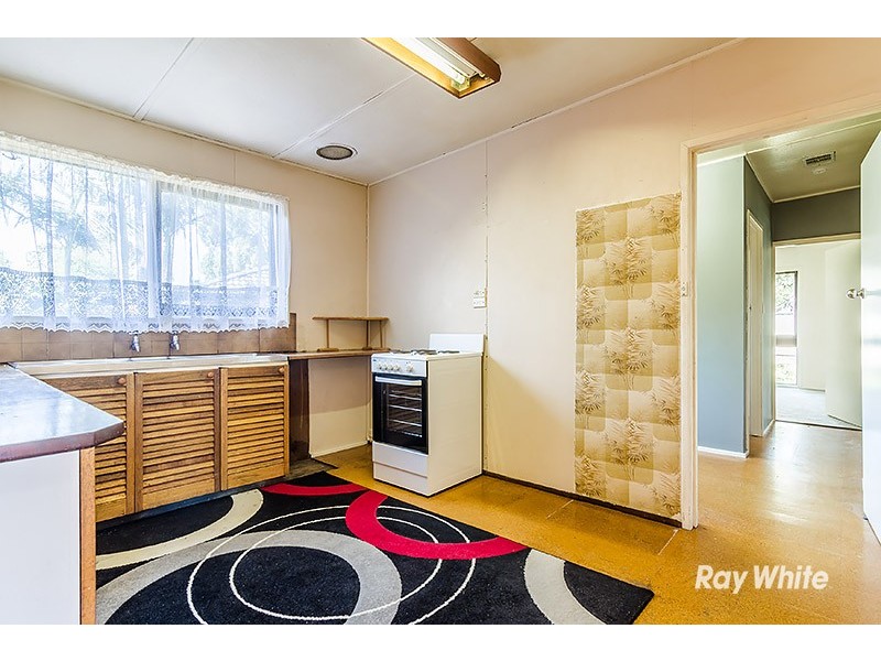 5 Roberts Road, Cranbourne VIC 3977