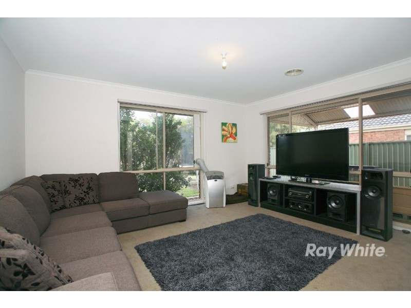 91 Scotsdale Drive, Cranbourne East VIC 3977