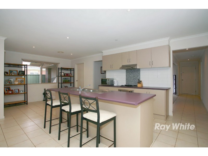 91 Scotsdale Drive, Cranbourne East VIC 3977