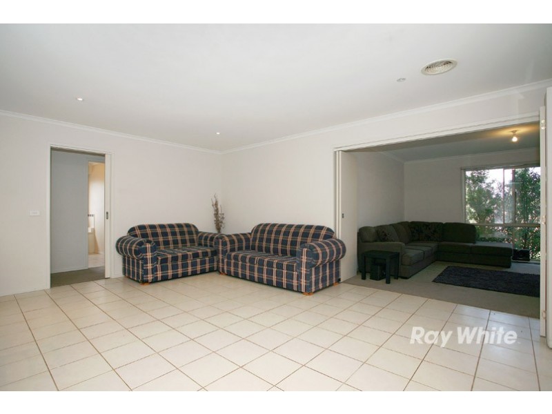 91 Scotsdale Drive, Cranbourne East VIC 3977