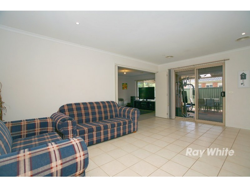 91 Scotsdale Drive, Cranbourne East VIC 3977