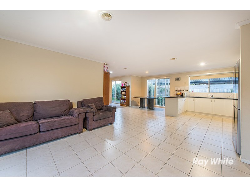 29a Staunton Walk, Cranbourne East VIC 3977