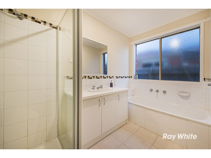 29a Staunton Walk, Cranbourne East VIC 3977