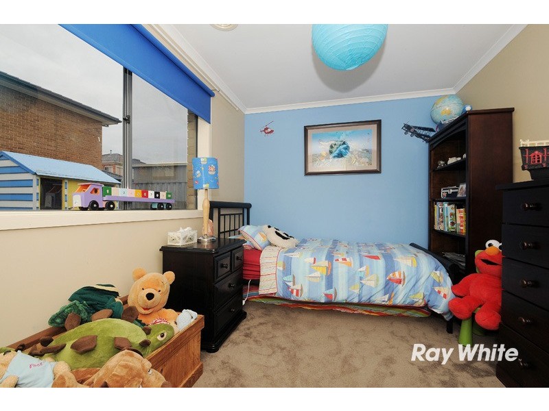 40 Sussex Avenue, Cranbourne North VIC 3977