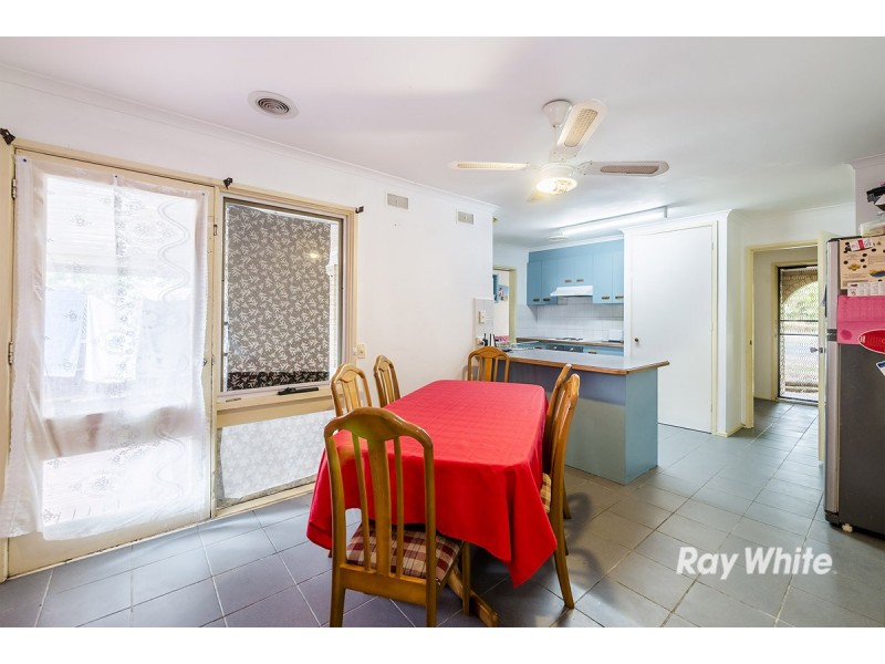 1 Thomas Crescent, Cranbourne VIC 3977