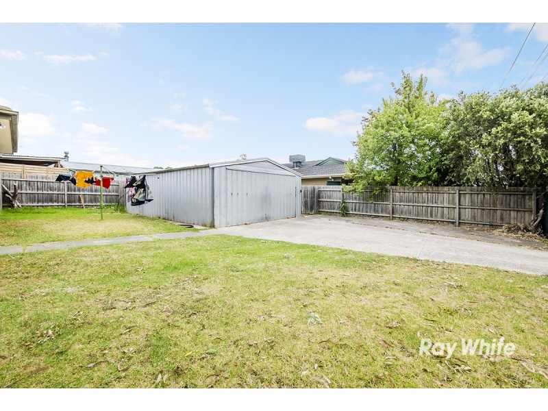1 Thomas Crescent, Cranbourne VIC 3977