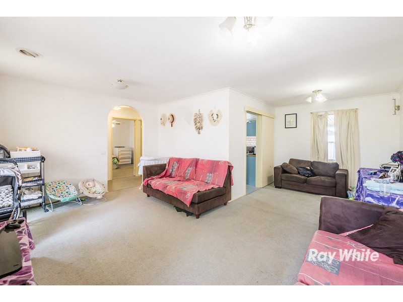 1 Thomas Crescent, Cranbourne VIC 3977