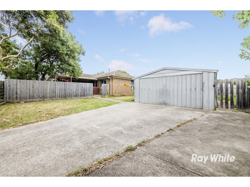 1 Thomas Crescent, Cranbourne VIC 3977