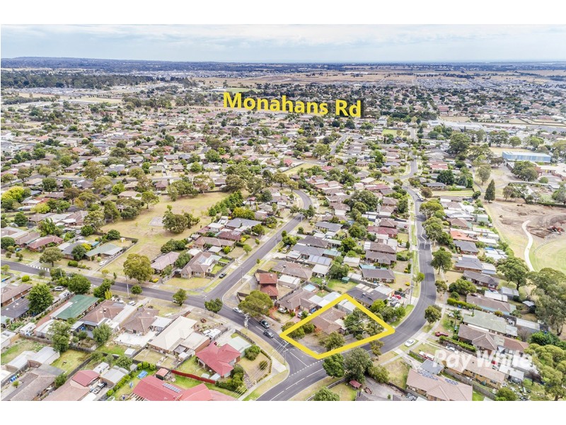 1 Thomas Crescent, Cranbourne VIC 3977